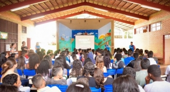 Sai edital que prevê 900 vagas para professor na rede pública estadual